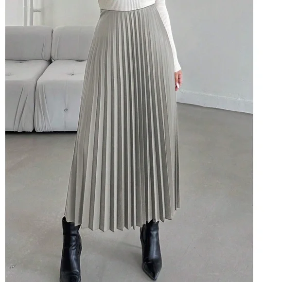 Luxe stretchy Waist Pleated Midi Skirt - Picture 4 of 7
